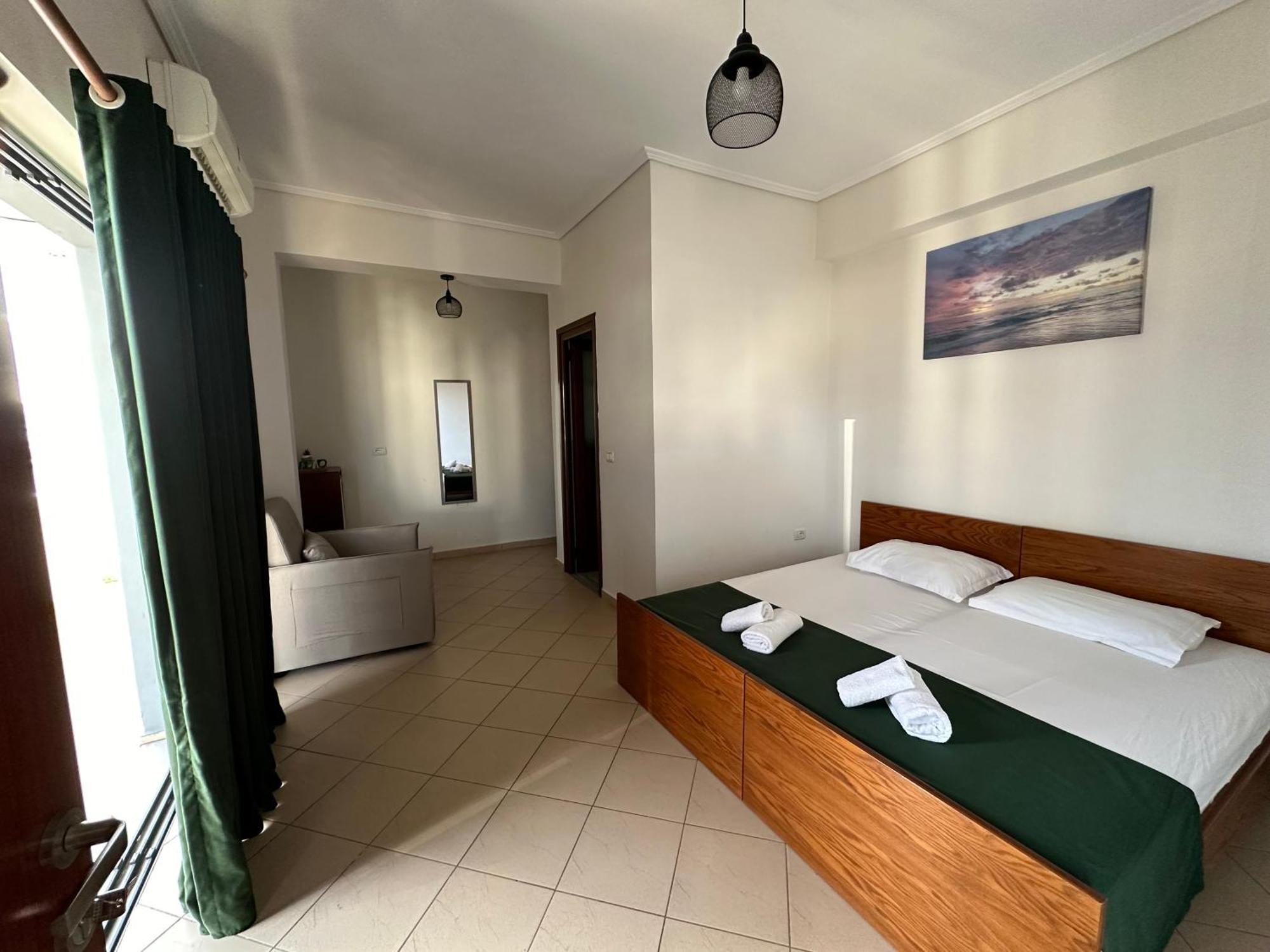 Hotel Bliss