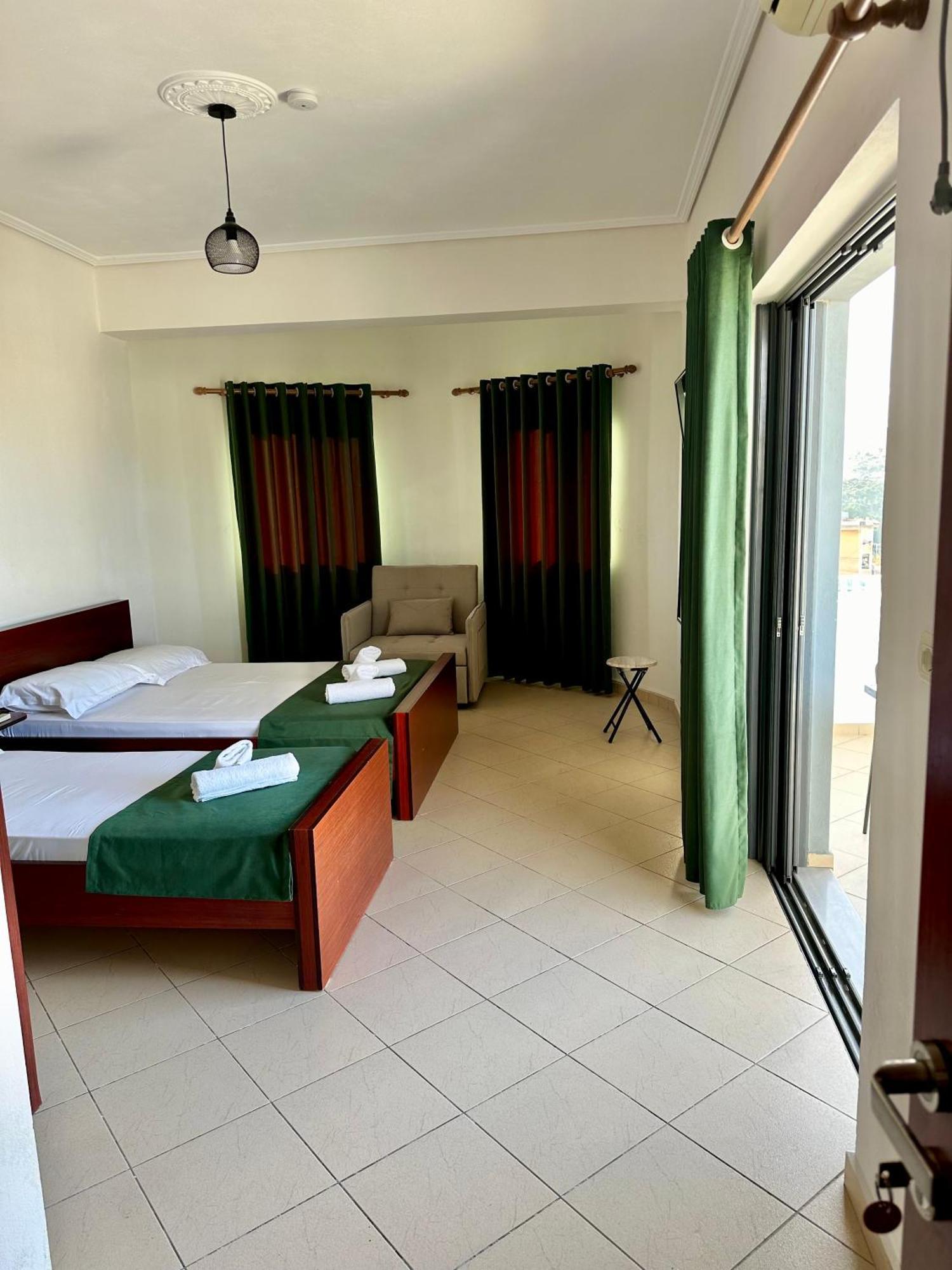 Hotel Bliss