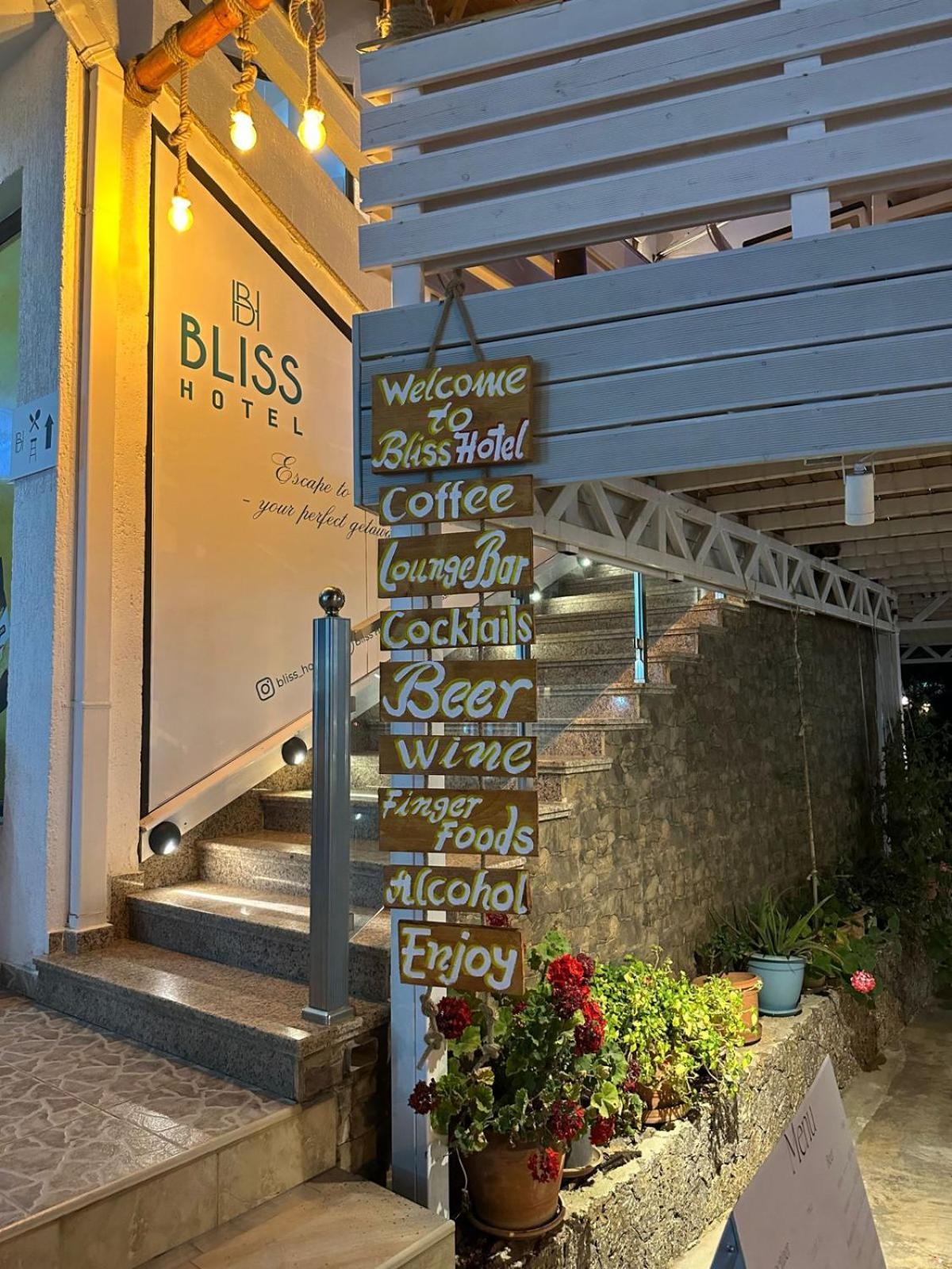 Hotel Bliss 3*
